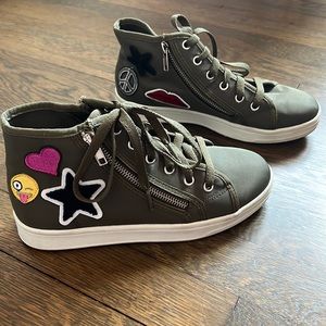 Women’s Size 6 Steve Madden Emoji Zippered Hightops
